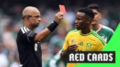 ثلاث بطاقات حمراء ظهرت في المباراة الافتتاحية لكأس العالم