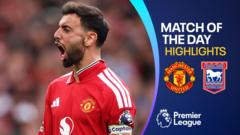 Fernandes hat-trick inspires five-goal Man Utd comeback against Ipswich